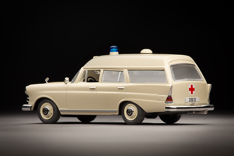 Mercedes-Binz W110 Binz Ambulance (1965)