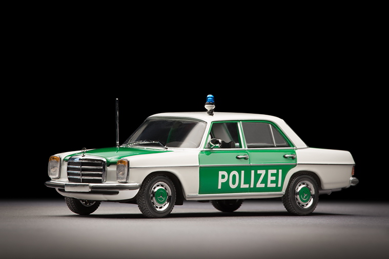 Mercedes 200D (W115) Polizei