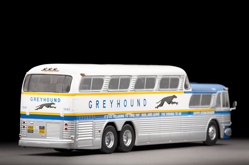 GMC PD-4501 Greyhound Scenicruiser (1956)