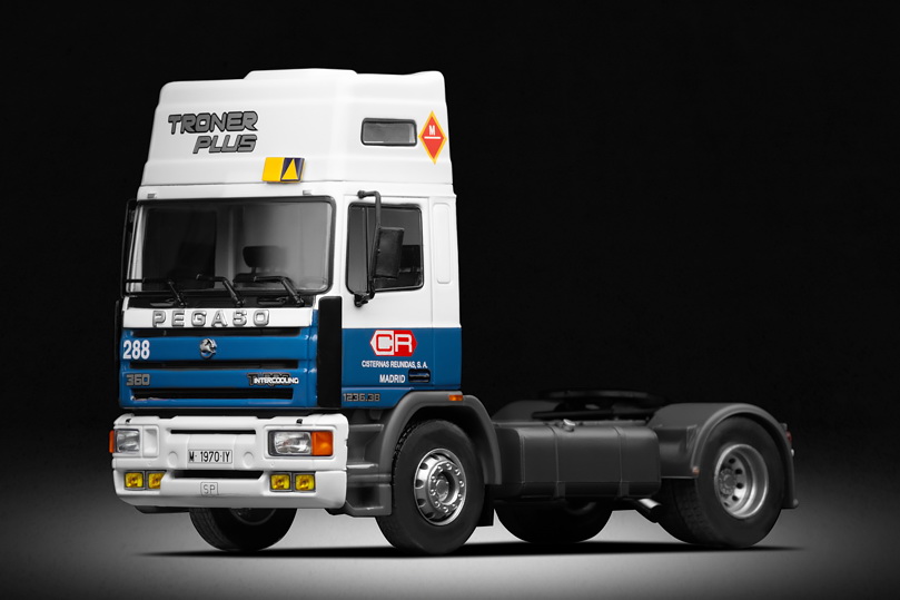 Pegaso Troner 1236.38 with semi-trailer (1988)