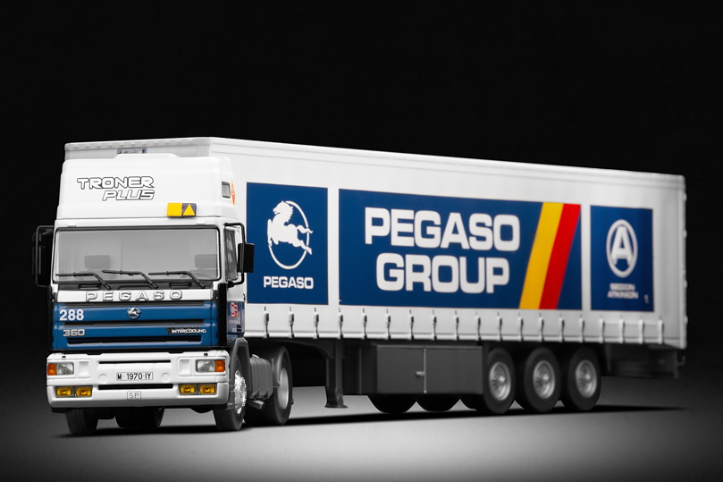 Pegaso Troner 1236.38 with semi-trailer (1988)
